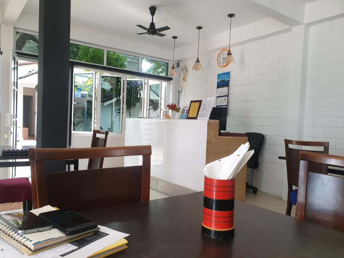 Maafushi View Hotel Bagian luar foto