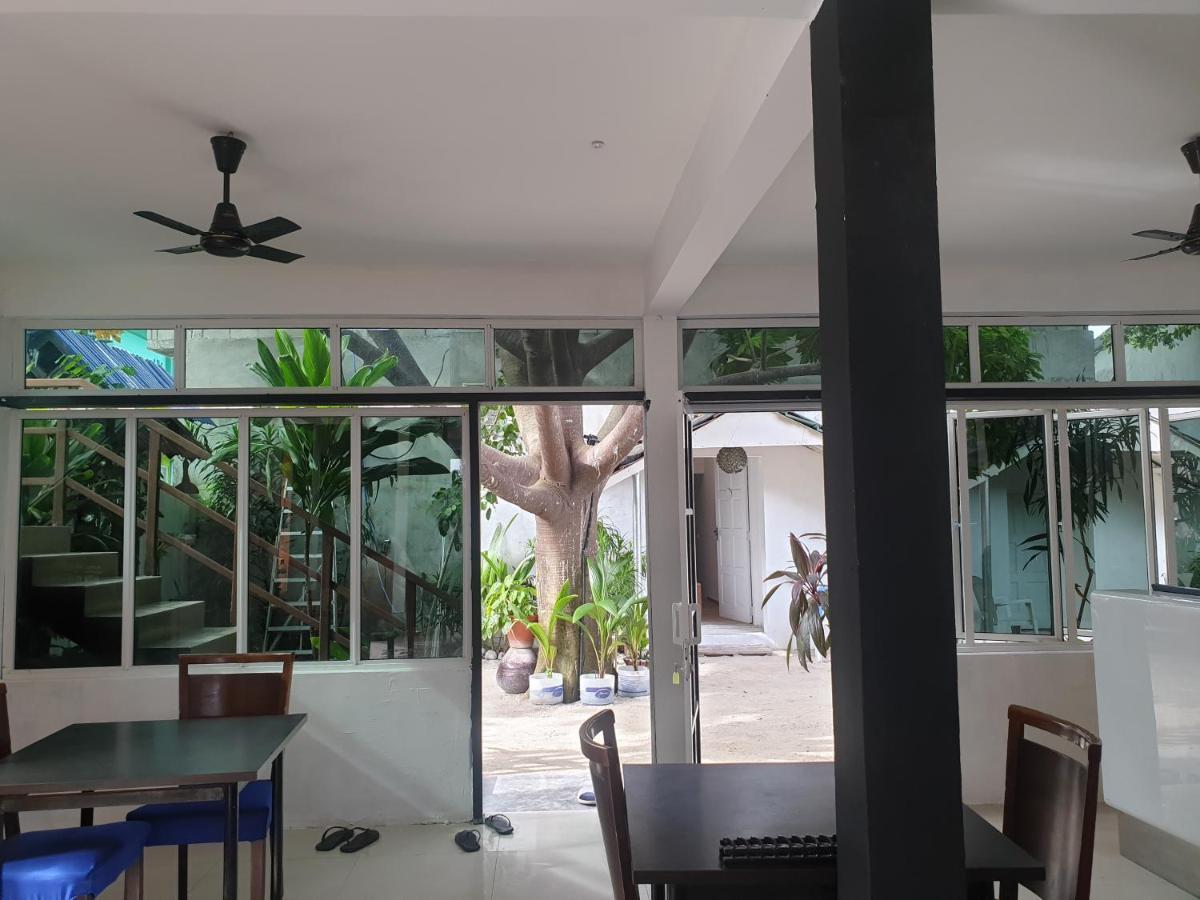 Maafushi View Hotel Bagian luar foto