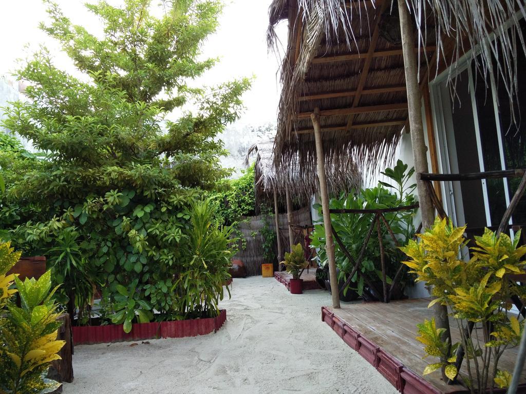 Maafushi View Hotel Bagian luar foto