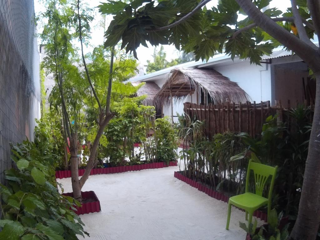 Maafushi View Hotel Bagian luar foto