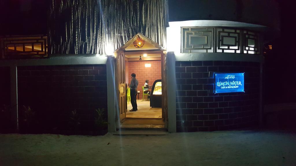 Maafushi View Hotel Bagian luar foto
